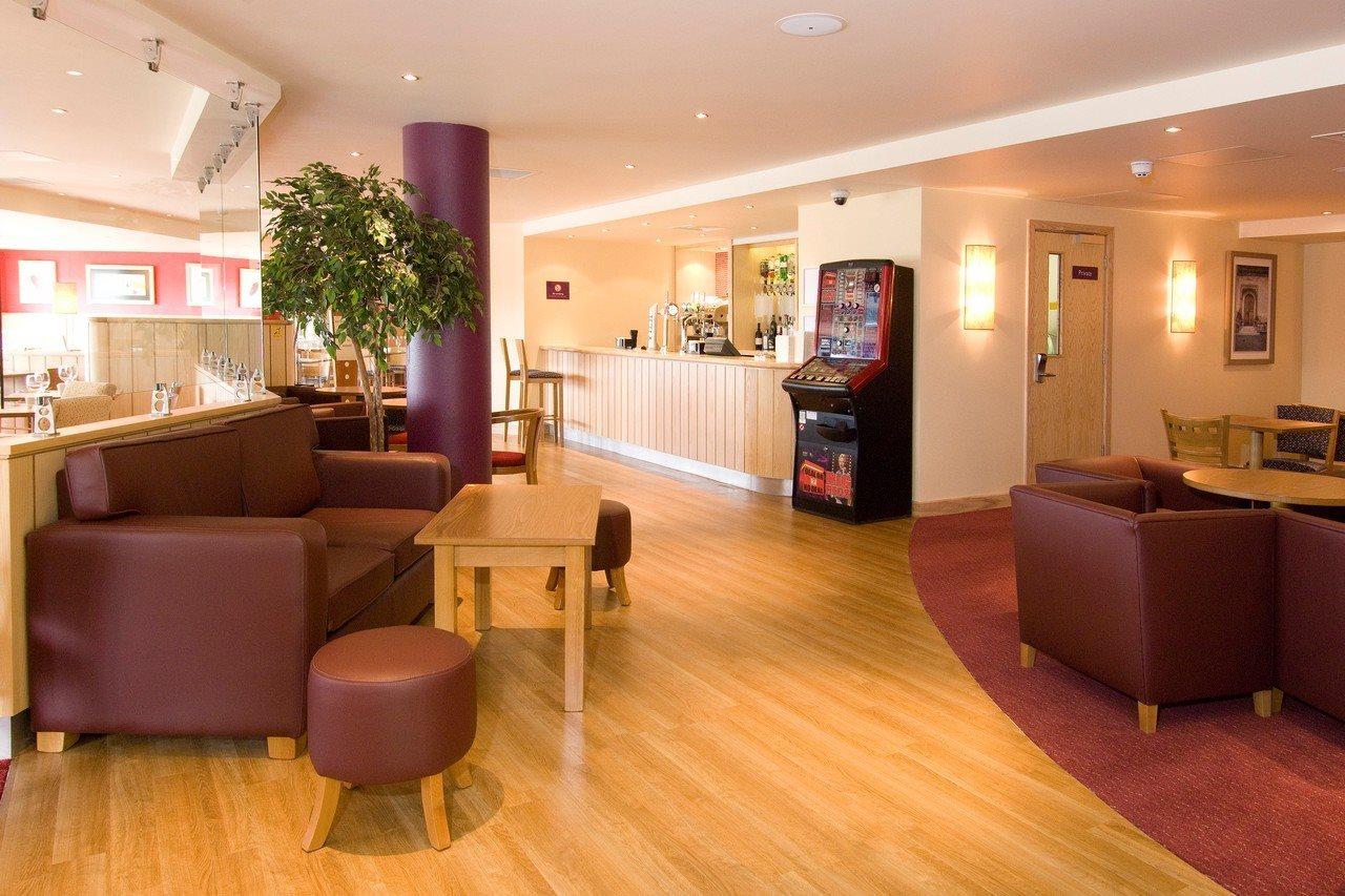 Premier Inn Cambridge Girton  Экстерьер фото