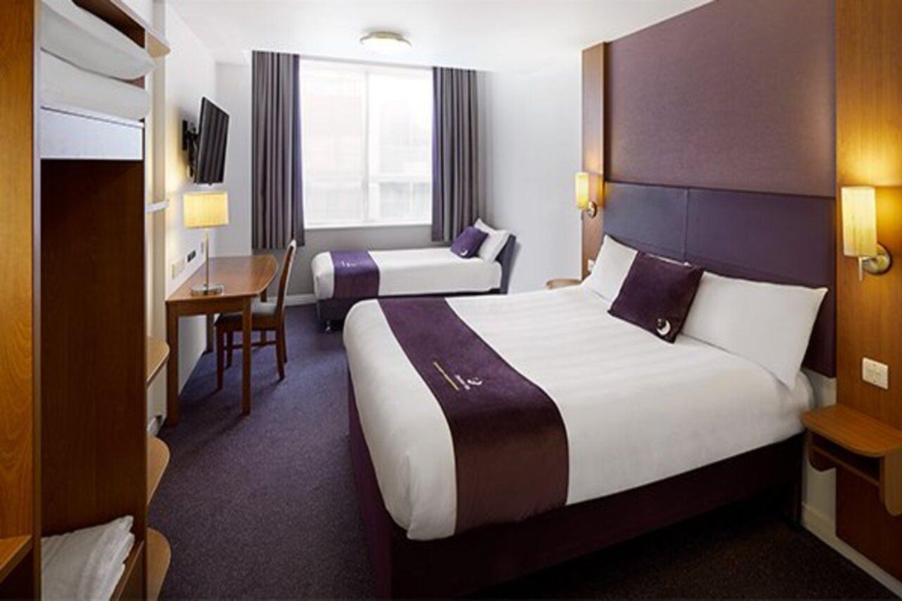 Premier Inn Cambridge Girton  Экстерьер фото
