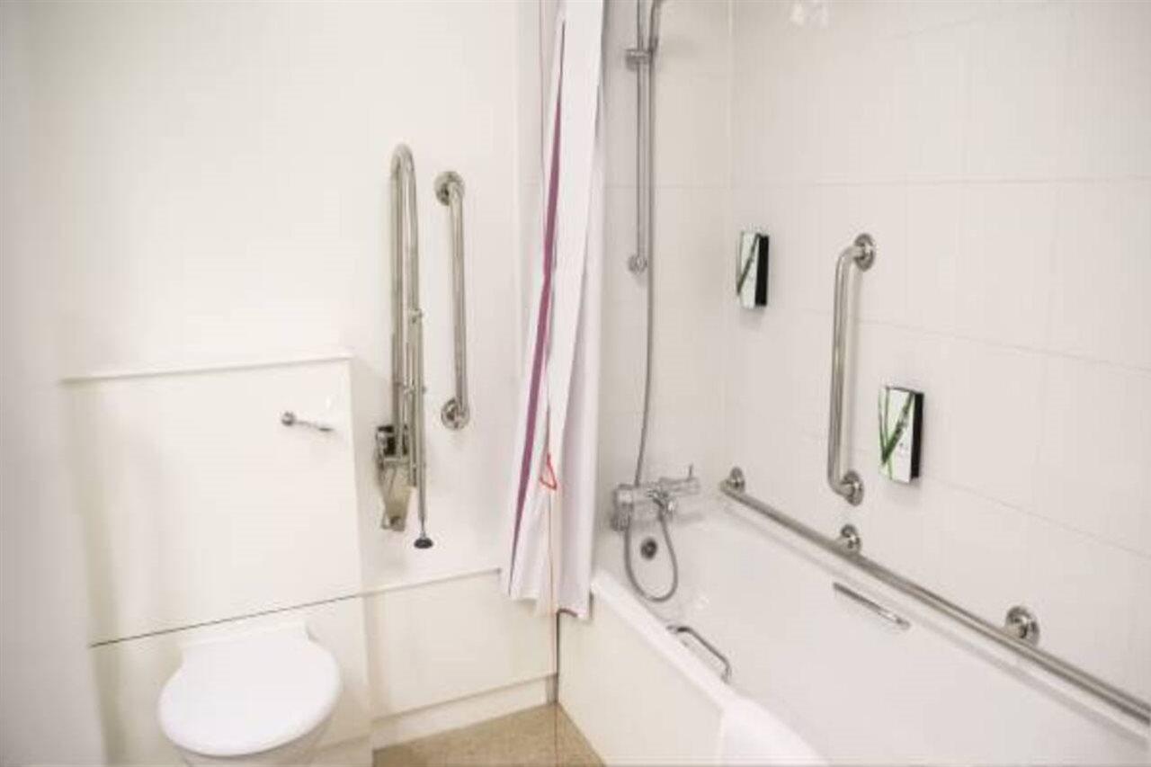 Premier Inn Cambridge Girton  Экстерьер фото