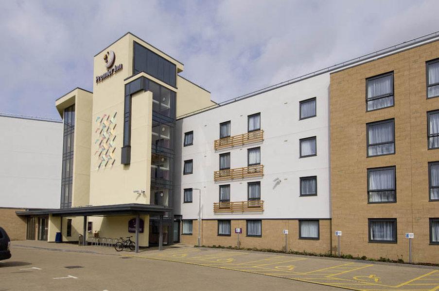 Premier Inn Cambridge Girton  Экстерьер фото
